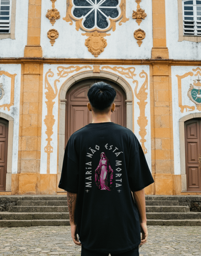 Camiseta Maria não esta morta Oversized